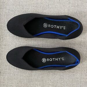 Rothy’s black flats